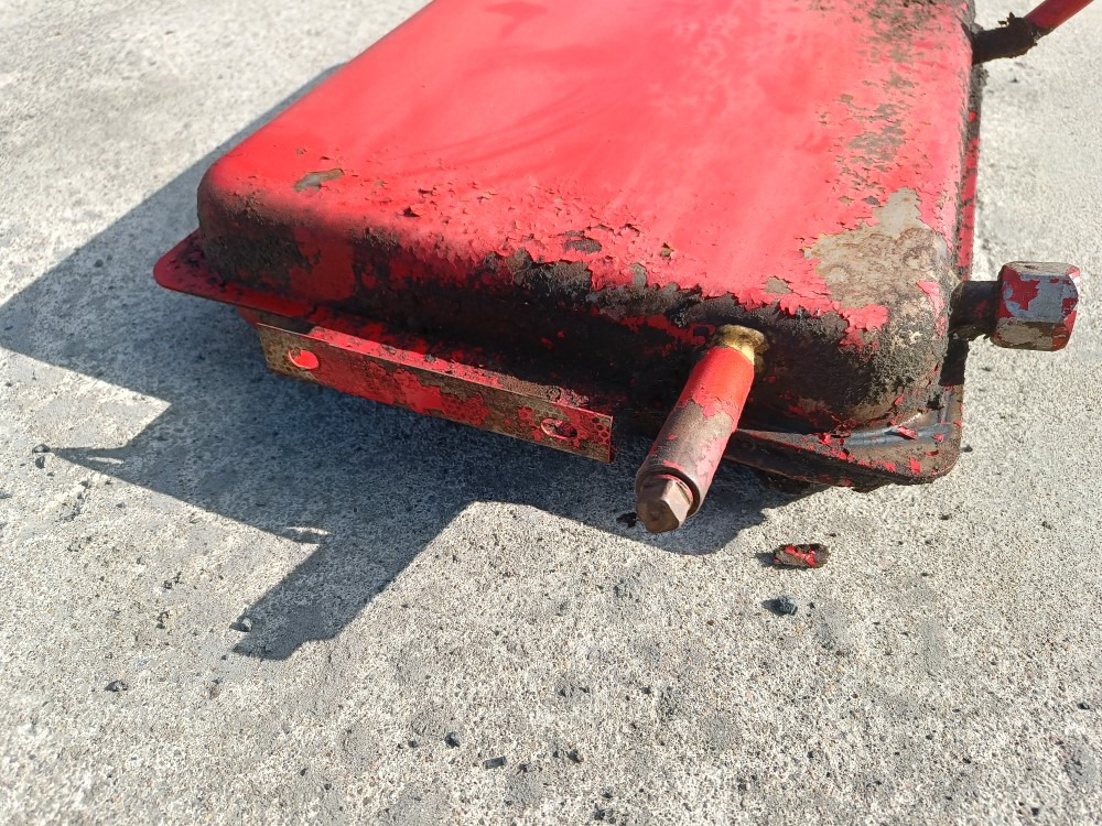 Sampo 410 hydrauliikkaöljysäiliö - Tanque hidráulico por Ceifeira debulhadora: foto 5 Sampo 410 hydrauliikkaöljysäiliö - Tanque hidráulico por Ceifeira debulhadora: foto 5