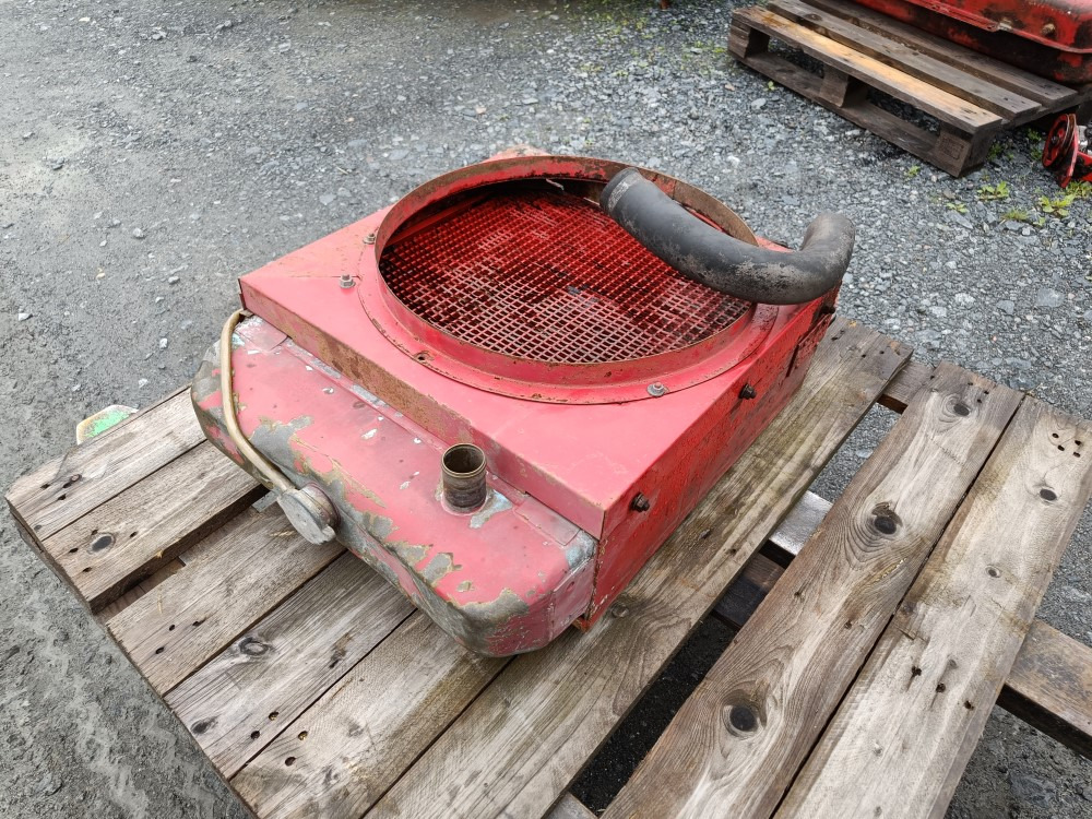 Sampo 410 jäähdytin - Radiador por Ceifeira debulhadora: foto 4 Sampo 410 jäähdytin - Radiador por Ceifeira debulhadora: foto 4