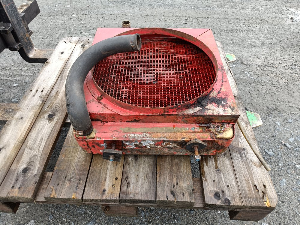 Sampo 410 jäähdytin - Radiador por Ceifeira debulhadora: foto 5 Sampo 410 jäähdytin - Radiador por Ceifeira debulhadora: foto 5