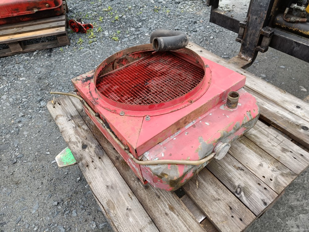 Sampo 410 jäähdytin - Radiador por Ceifeira debulhadora: foto 2 Sampo 410 jäähdytin - Radiador por Ceifeira debulhadora: foto 2