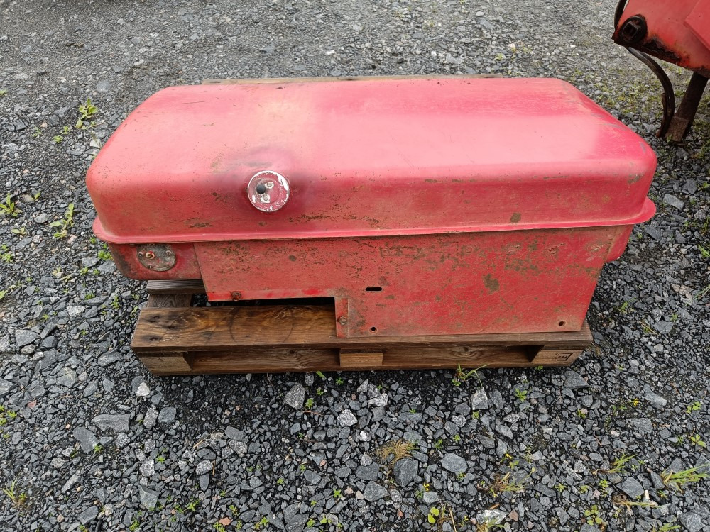 Sampo 410 polttoainetankki - Tanque de combustível por Ceifeira debulhadora: foto 4 Sampo 410 polttoainetankki - Tanque de combustível por Ceifeira debulhadora: foto 4