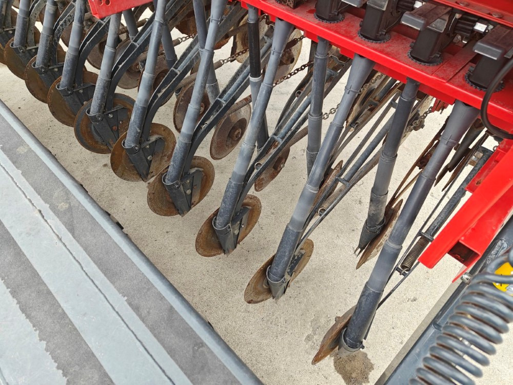 Semeadora combinada Tume HKL 3000 JC Pro Täyskiekkokone: foto 10