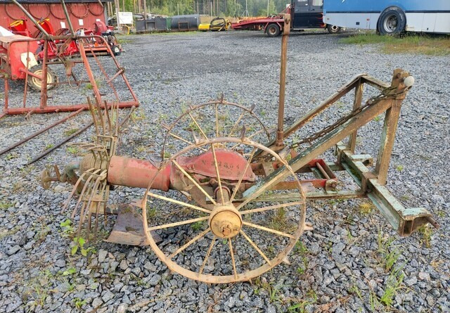 Wärtsilä Peko - perunannostokone - Colheitadeira de batatas: foto 2 Wärtsilä Peko - perunannostokone - Colheitadeira de batatas: foto 2