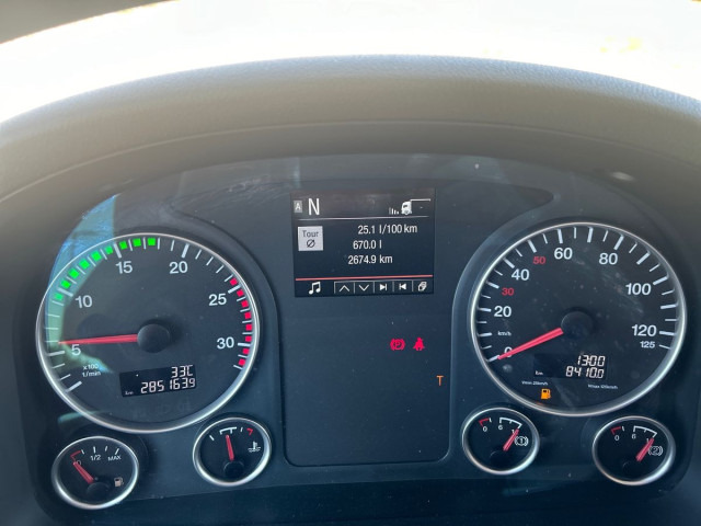 MAN TGX 26.470 6X2-4 BL tandem - Camião de lona: foto 5 MAN TGX 26.470 6X2-4 BL tandem - Camião de lona: foto 5