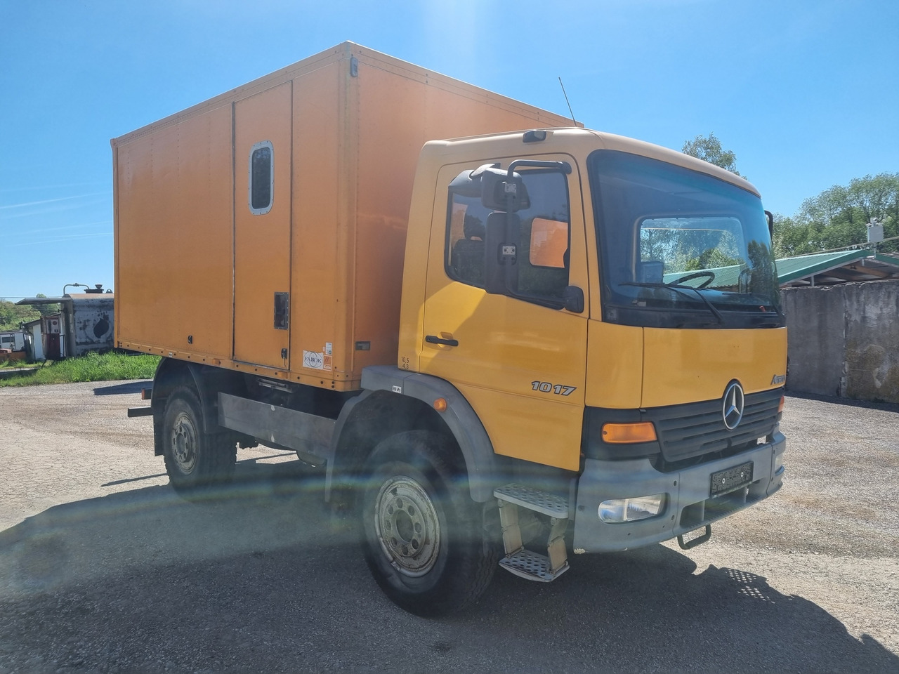 MERCEDES-BENZ ATEGO 1017 4x4 BOX + PTO - Camião furgão: foto 3 MERCEDES-BENZ ATEGO 1017 4x4 BOX + PTO - Camião furgão: foto 3