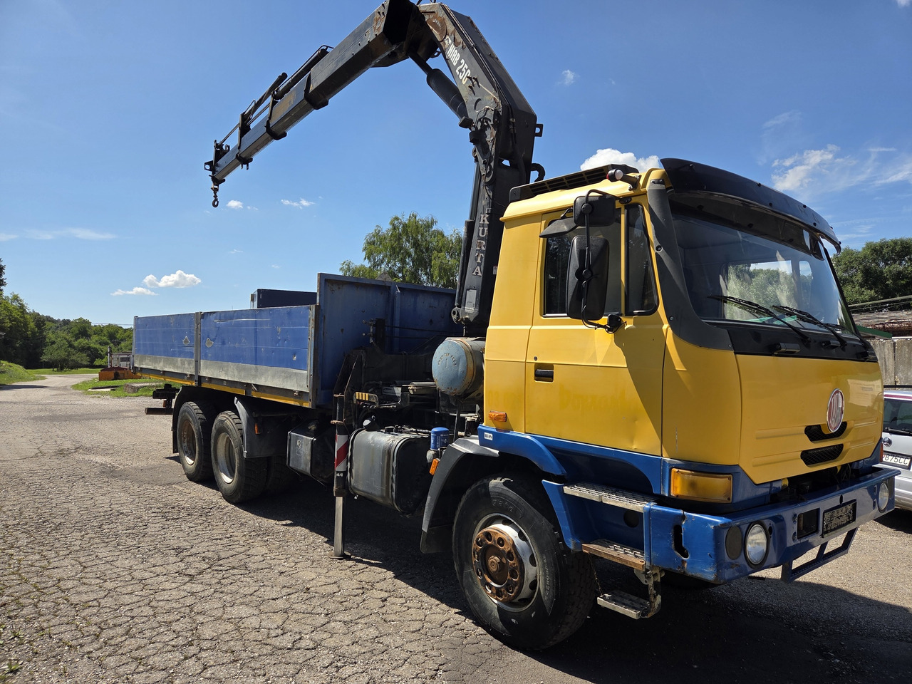 TATRA T815 260R11 6x6 + HIAB 250 - Camião de caixa aberta/ Plataforma, Camião grua: foto 3 TATRA T815 260R11 6x6 + HIAB 250 - Camião de caixa aberta/ Plataforma, Camião grua: foto 3