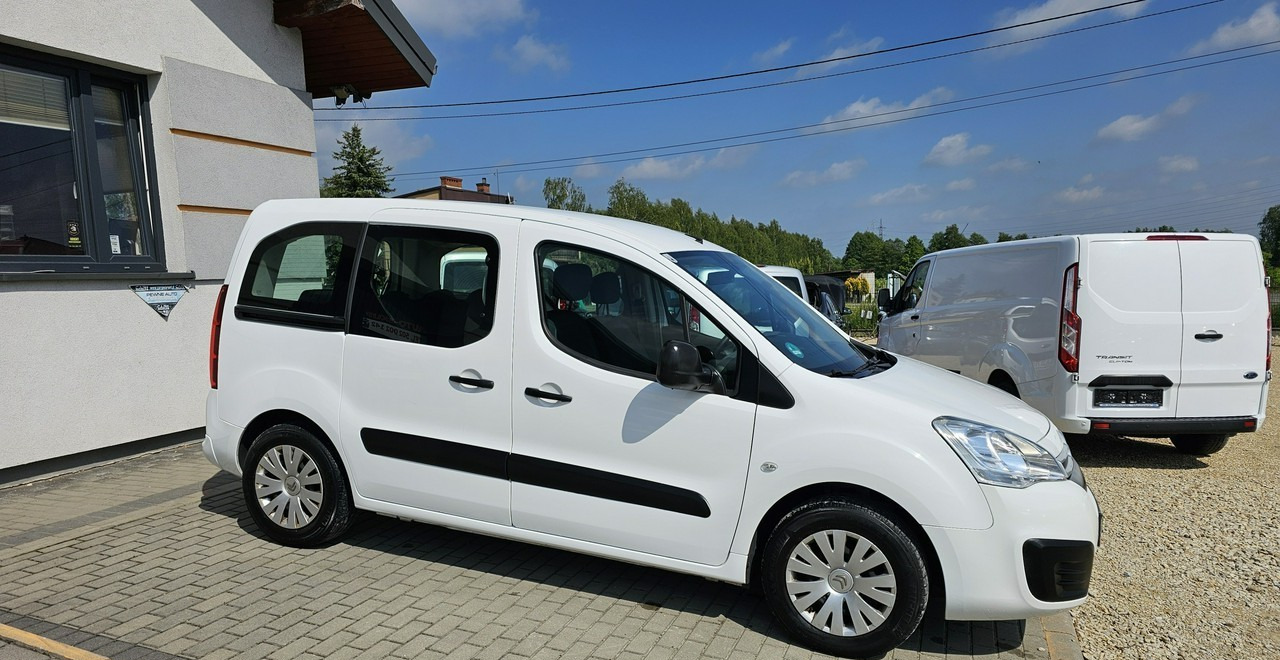 Citroen Berlingo II 5 -osobowy*29450 zł netto* - Automóvel: foto 5 Citroen Berlingo II 5 -osobowy*29450 zł netto* - Automóvel: foto 5