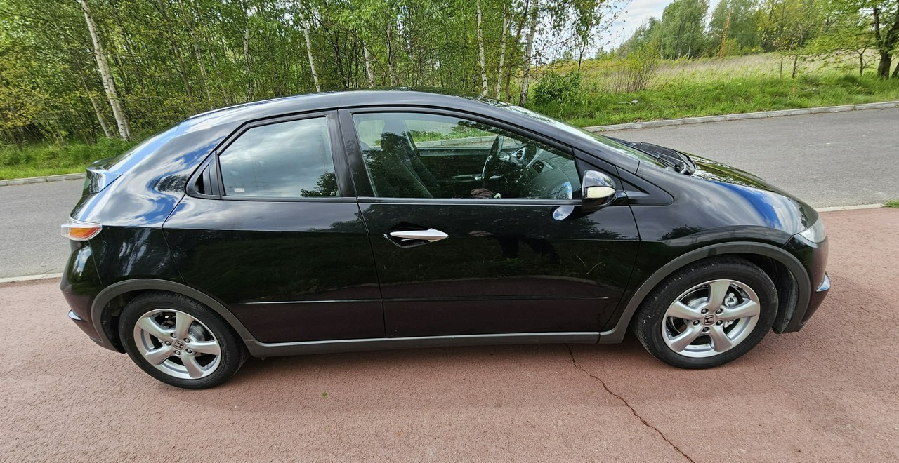 Honda Civic VIII bardzo ładna * pełnosprawna * - Automóvel: foto 3 Honda Civic VIII bardzo ładna * pełnosprawna * - Automóvel: foto 3