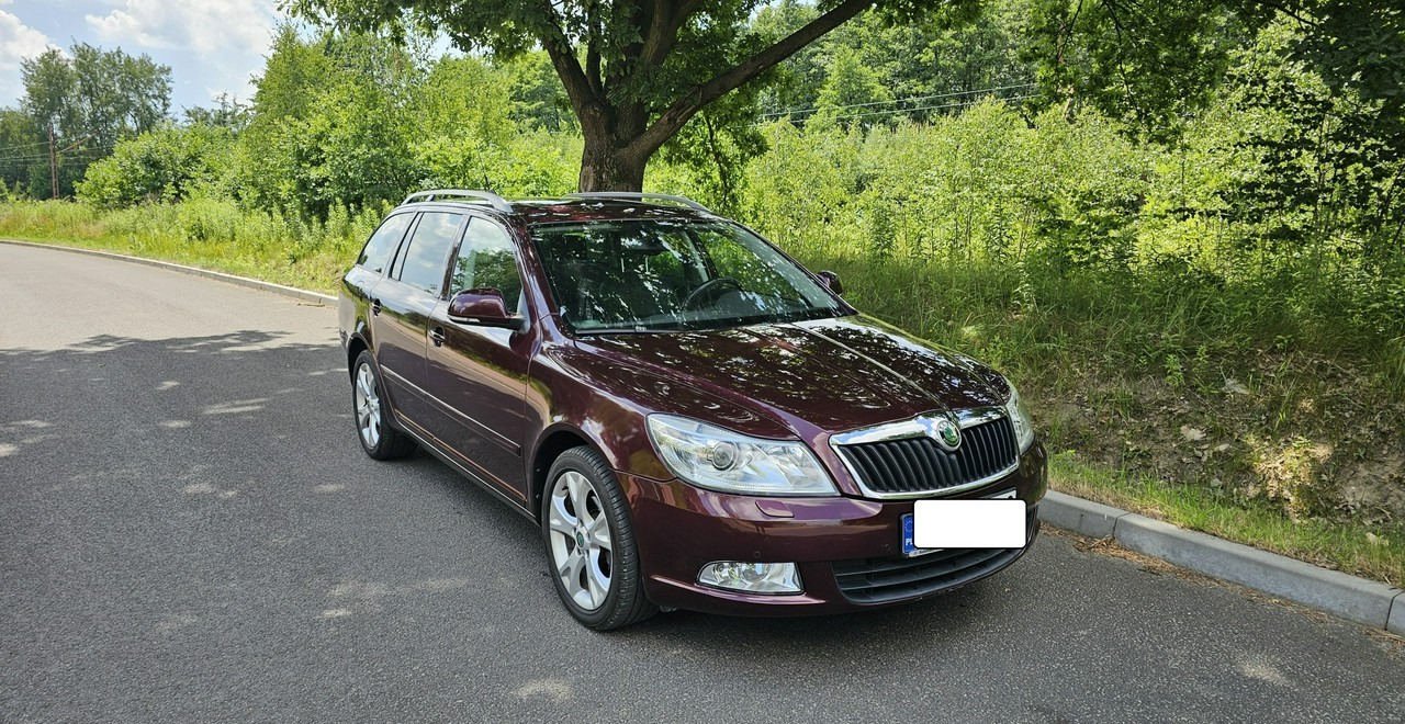 Skoda Octavia II bogate wyposażenie *niski przebieg*FV vat 23%* - Automóvel: foto 3 Skoda Octavia II bogate wyposażenie *niski przebieg*FV vat 23%* - Automóvel: foto 3