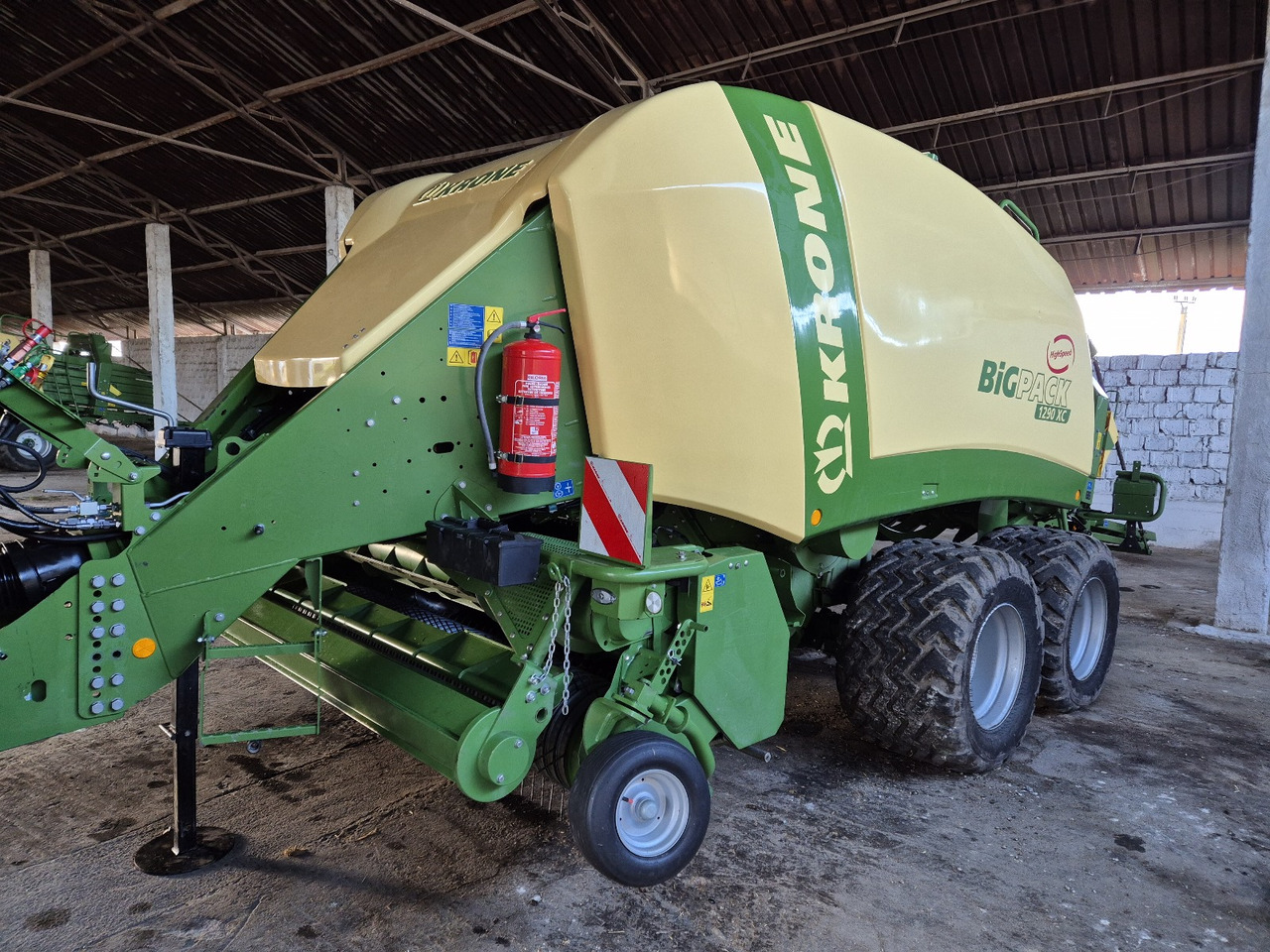 Krone Big Pack 1290 XC - Enfardadeira de fardos quadrados: foto 1 Krone Big Pack 1290 XC - Enfardadeira de fardos quadrados: foto 1
