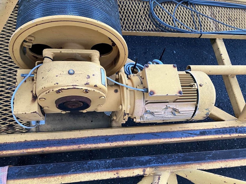 Liebherr 112EC-H8/120 1993yom x2 units - Guindaste de torre: foto 2 Liebherr 112EC-H8/120 1993yom x2 units - Guindaste de torre: foto 2