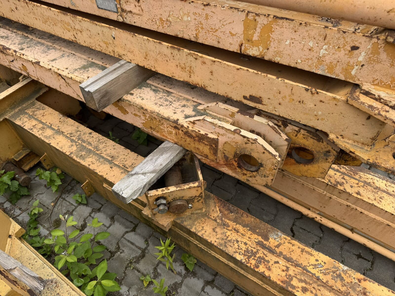 Liebherr 185/200HC Undercarriage 6x6 + 2x A block - Guindaste de torre: foto 4 Liebherr 185/200HC Undercarriage 6x6 + 2x A block - Guindaste de torre: foto 4