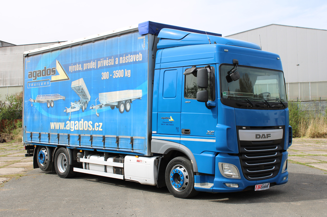 DAF XF 460 FAR - Camião de lona: foto 1 DAF XF 460 FAR - Camião de lona: foto 1