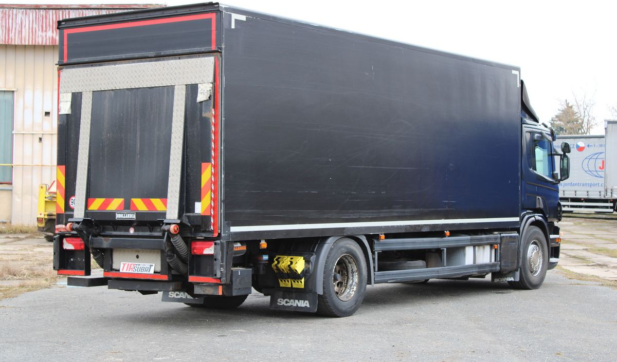 Scania P230 - Camião furgão: foto 3 Scania P230 - Camião furgão: foto 3
