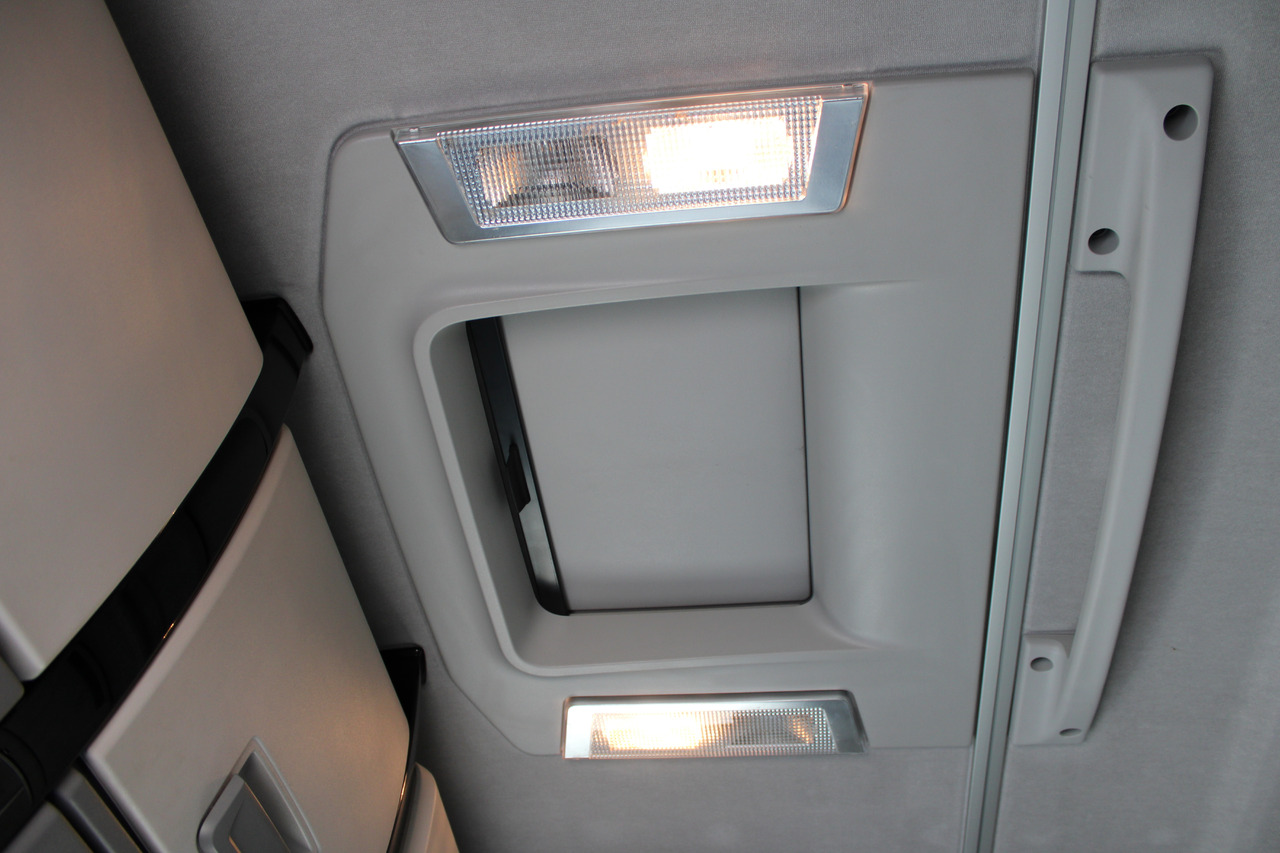 Tractor Renault T460: foto 18