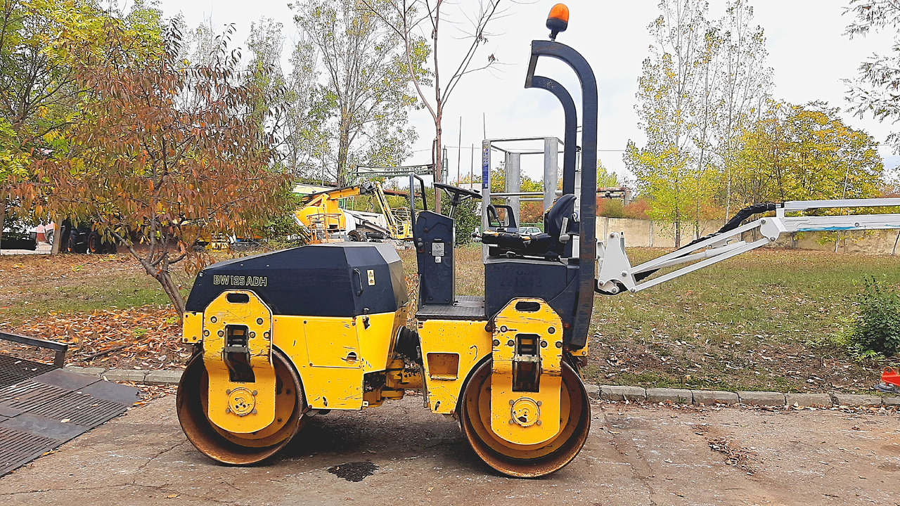 BOMAG BW 125 ADH - Compactador pequeno de asfalto: foto 4 BOMAG BW 125 ADH - Compactador pequeno de asfalto: foto 4