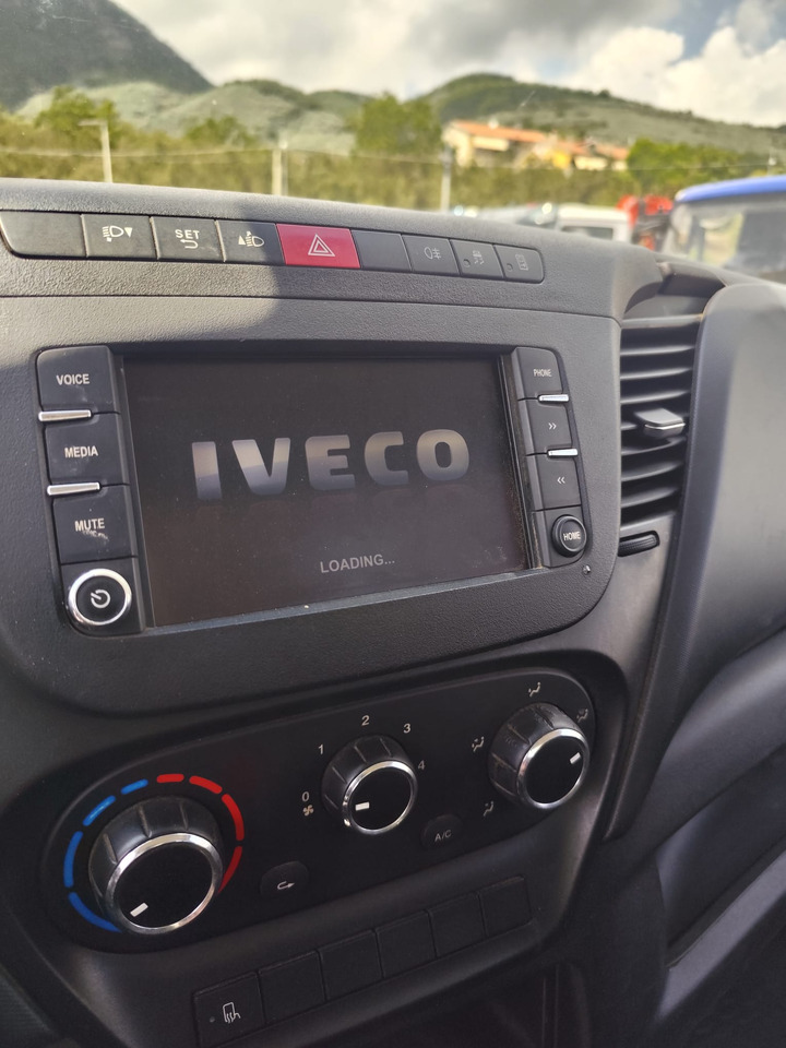 IVECO DAILY 35-130 - Carrinha basculante: foto 5 IVECO DAILY 35-130 - Carrinha basculante: foto 5