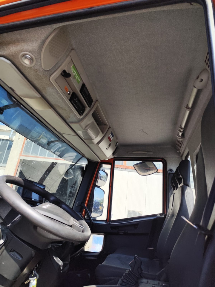 IVECO EUROCARGO 120-190L - Camião chassi: foto 3 IVECO EUROCARGO 120-190L - Camião chassi: foto 3