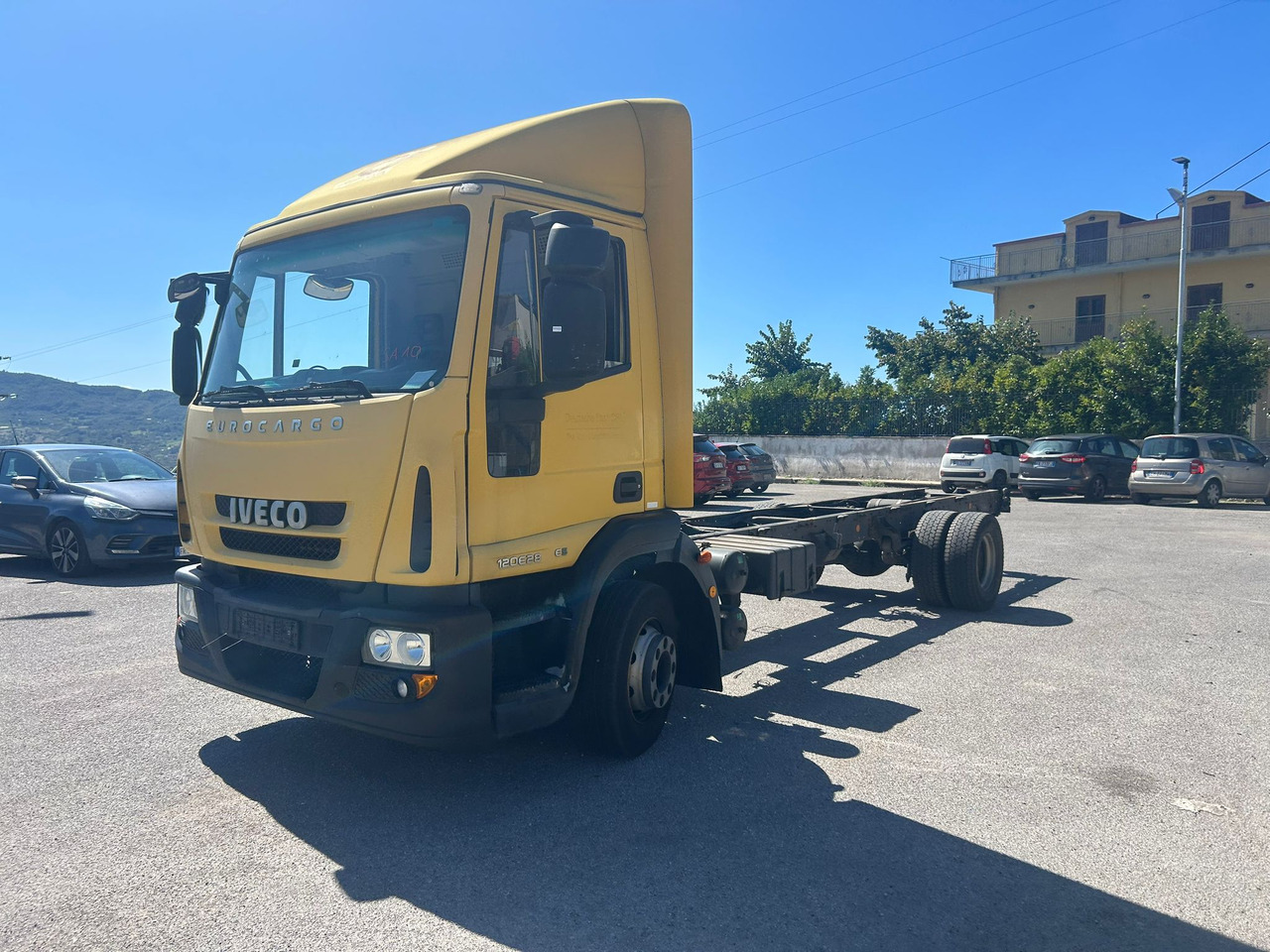 IVECO EUROCARGO 120E28P - Camião furgão: foto 1 IVECO EUROCARGO 120E28P - Camião furgão: foto 1
