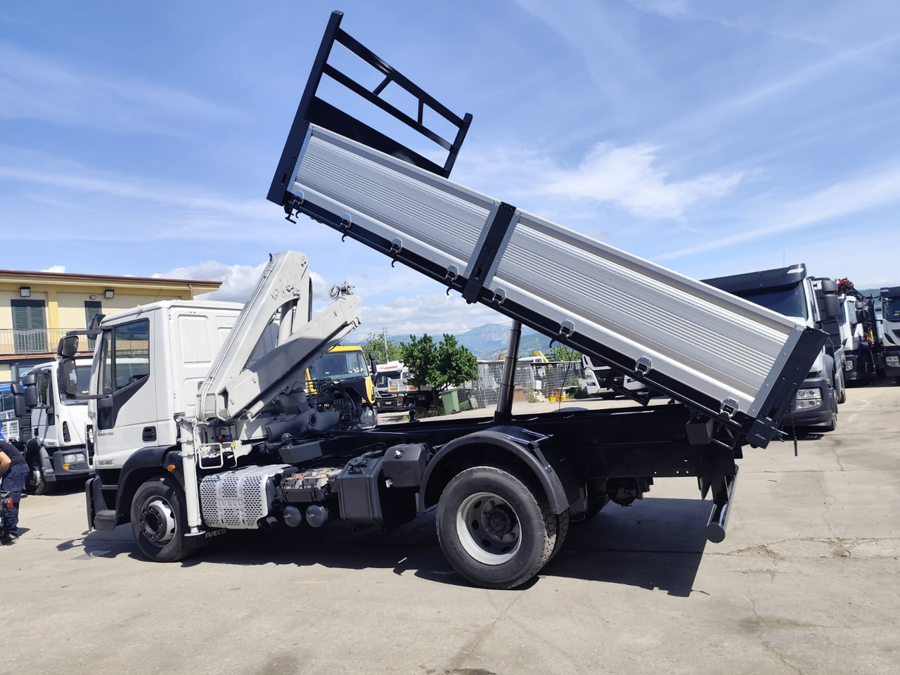 Camião basculante, Camião grua IVECO EUROCARGO 140-250: foto 22