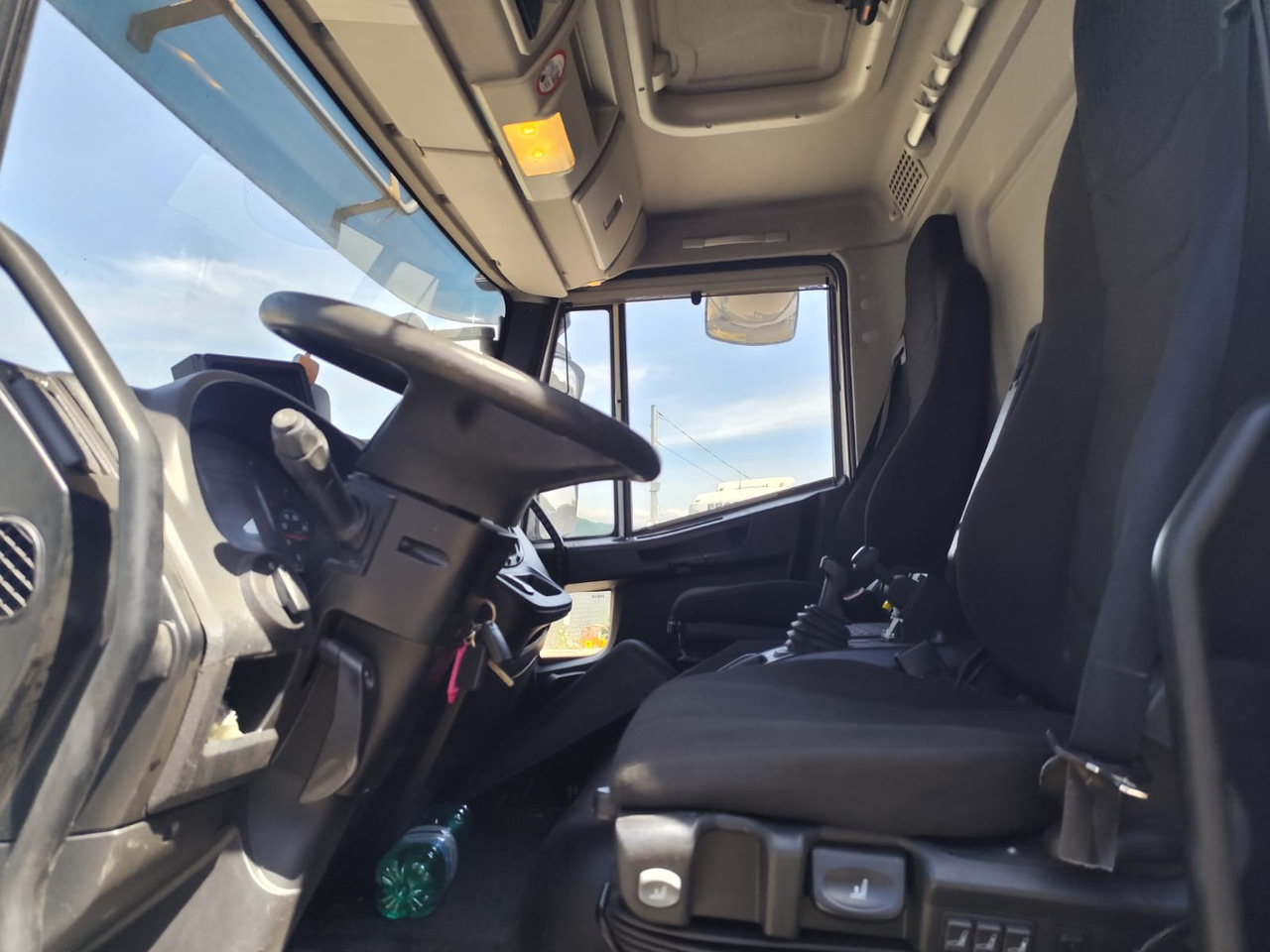 Camião basculante, Camião grua IVECO EUROCARGO 140-250: foto 13