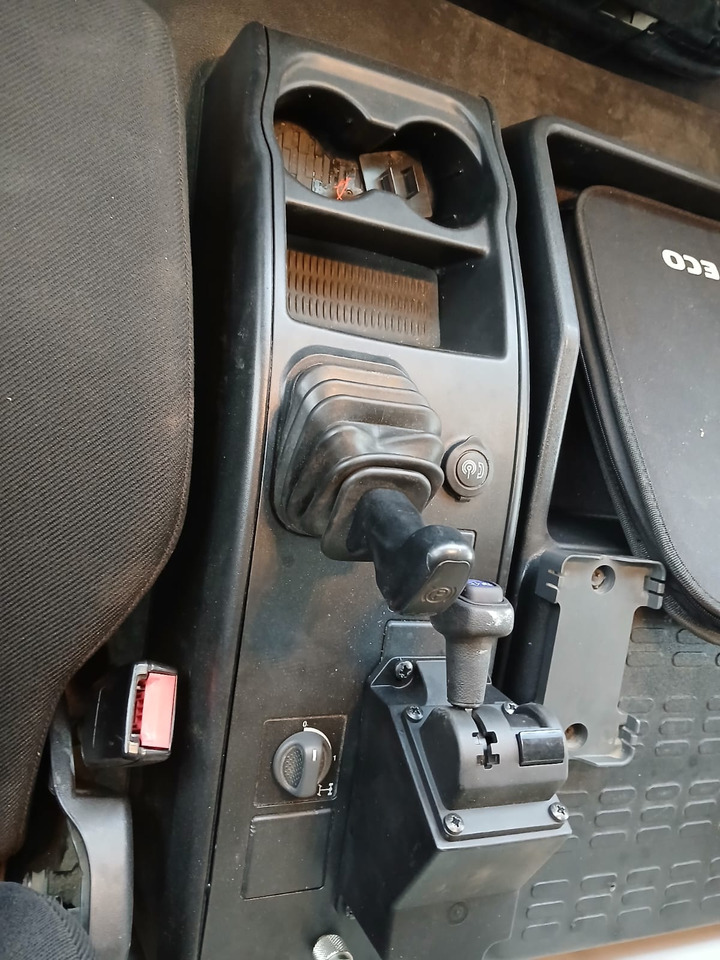 Camião grua, Camião basculante IVECO EUROCARGO 140-250: foto 22 Camião grua, Camião basculante IVECO EUROCARGO 140-250: foto 22