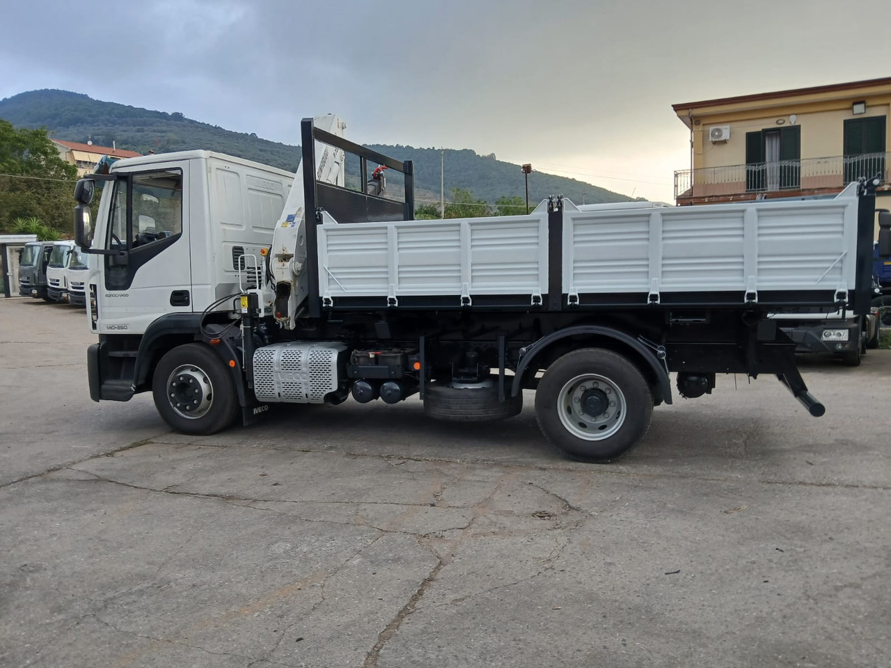 Camião grua, Camião basculante IVECO EUROCARGO 140-250: foto 10 Camião grua, Camião basculante IVECO EUROCARGO 140-250: foto 10