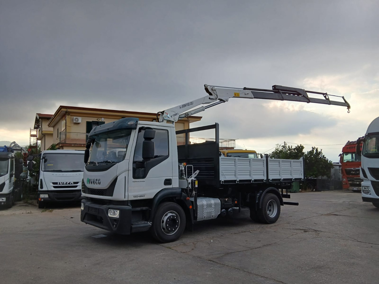 Camião grua, Camião basculante IVECO EUROCARGO 140-250: foto 41 Camião grua, Camião basculante IVECO EUROCARGO 140-250: foto 41