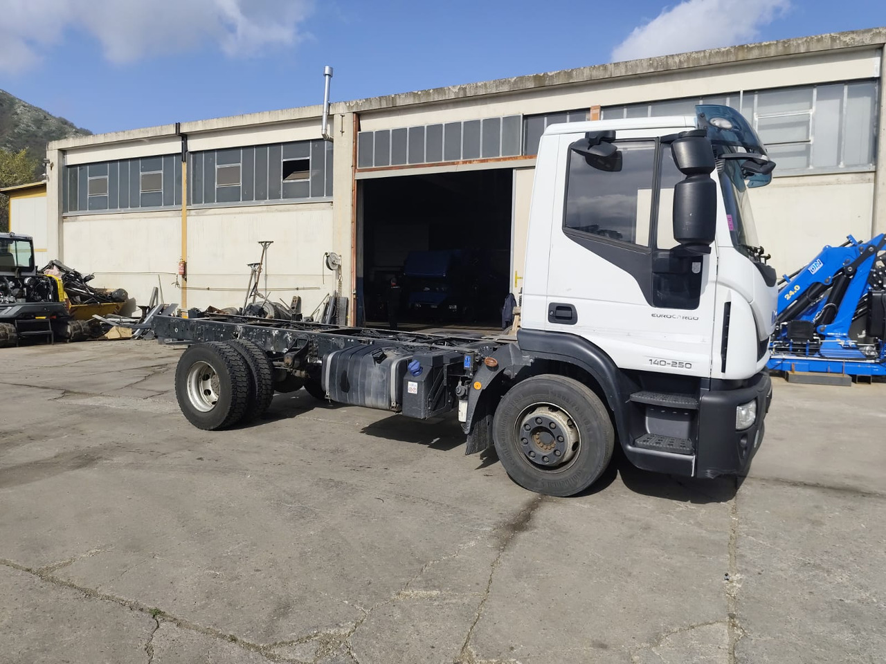 IVECO EUROCARGO 140-250 - Camião chassi: foto 5 IVECO EUROCARGO 140-250 - Camião chassi: foto 5