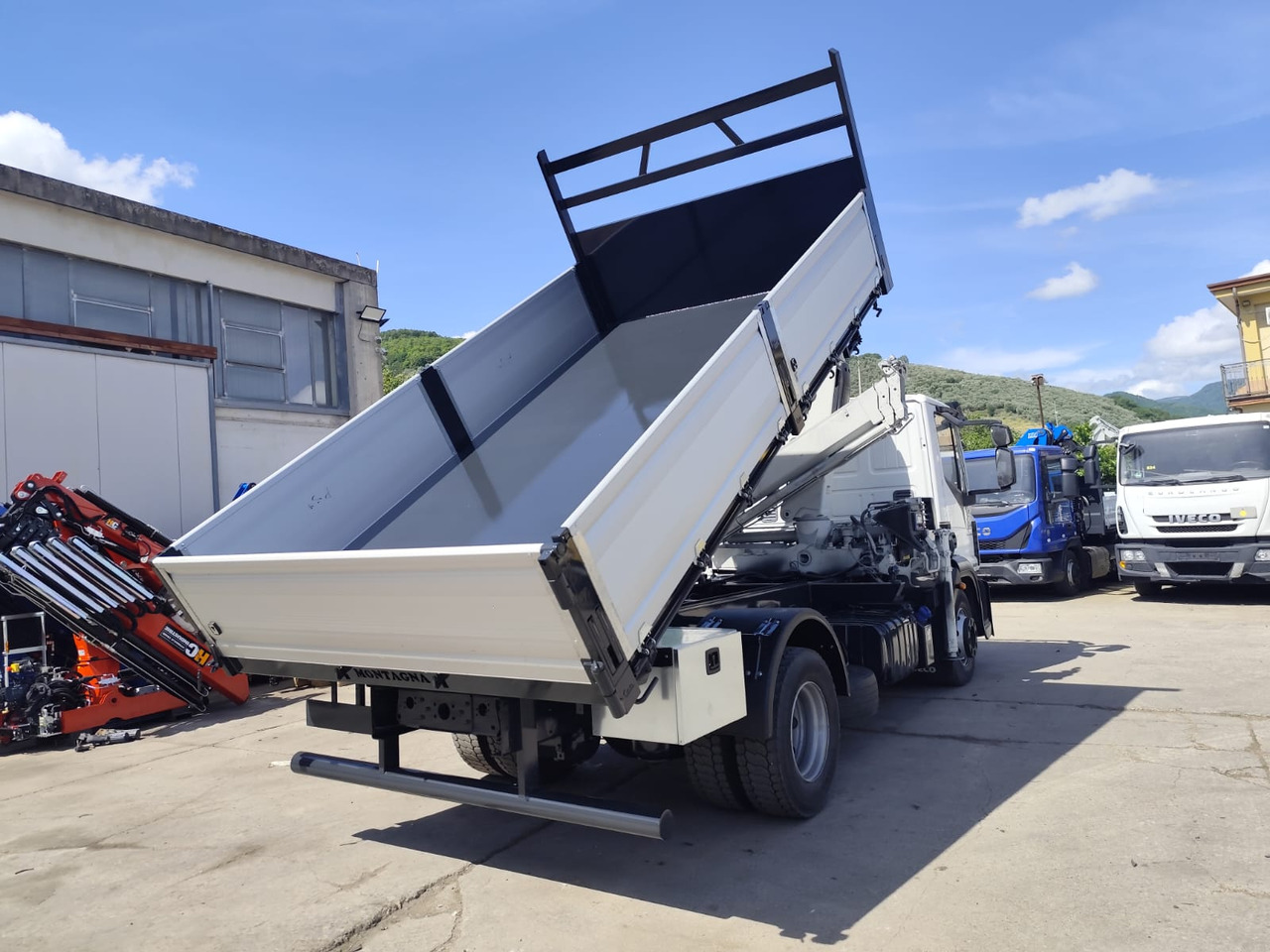 Camião basculante, Camião grua IVECO EUROCARGO 140-250: foto 25