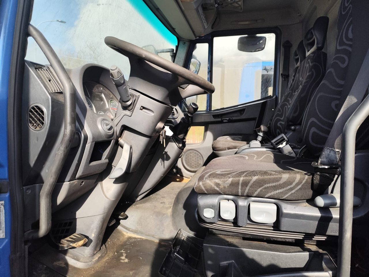 Camião chassi IVECO EUROCARGO 140E25: foto 7