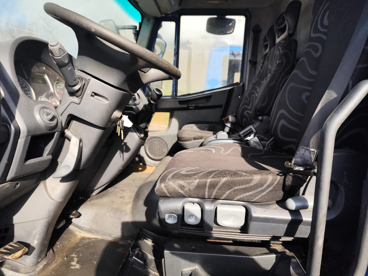 Camião chassi IVECO EUROCARGO 140E25: foto 6