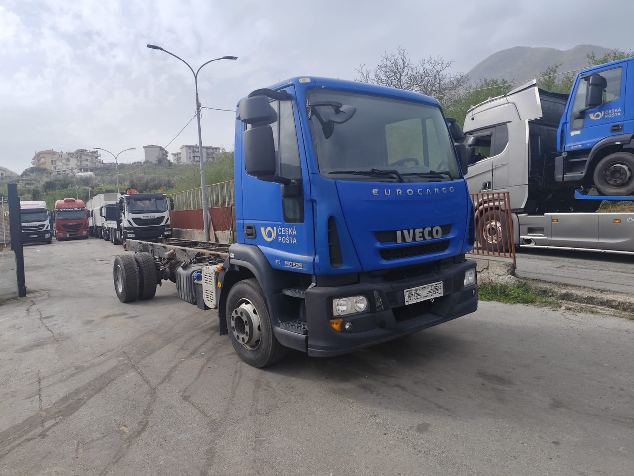 IVECO EUROCARGO 150E25 - Camião basculante: foto 1 IVECO EUROCARGO 150E25 - Camião basculante: foto 1