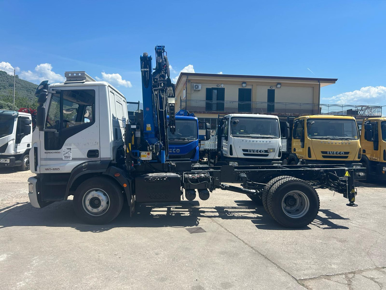 IVECO EUROCARGO 160-250 - Camião grua: foto 3 IVECO EUROCARGO 160-250 - Camião grua: foto 3