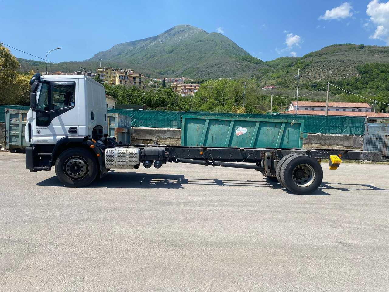 IVECO EUROCARGO 180-320 - Camião chassi: foto 4 IVECO EUROCARGO 180-320 - Camião chassi: foto 4