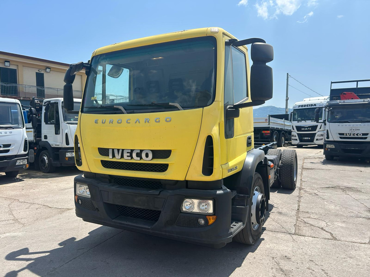 IVECO EUROCARGO 190EL25 - Camião chassi: foto 1 IVECO EUROCARGO 190EL25 - Camião chassi: foto 1