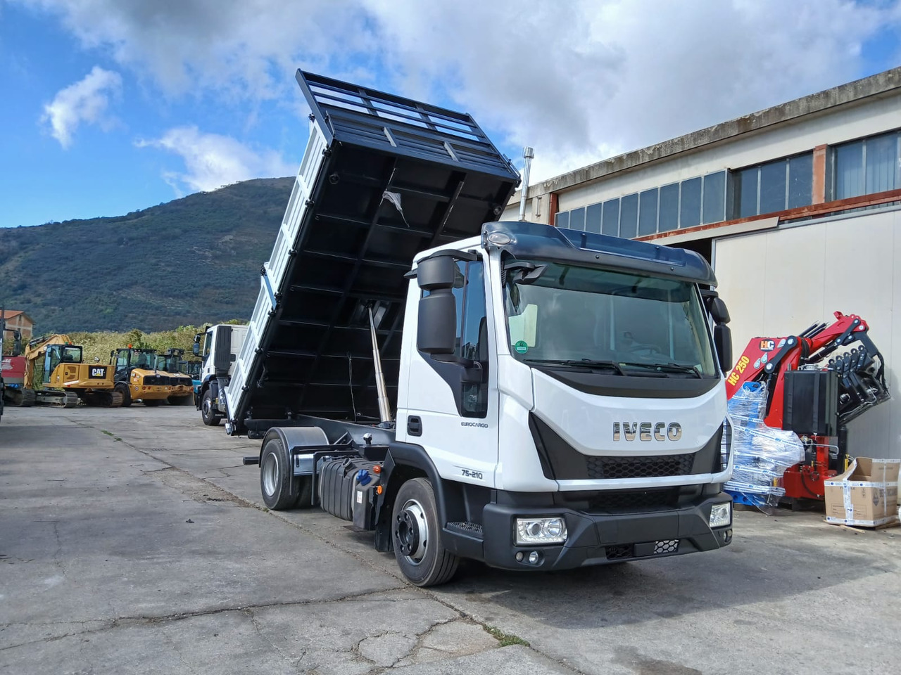 Camião basculante IVECO EUROCARGO 75-210: foto 50