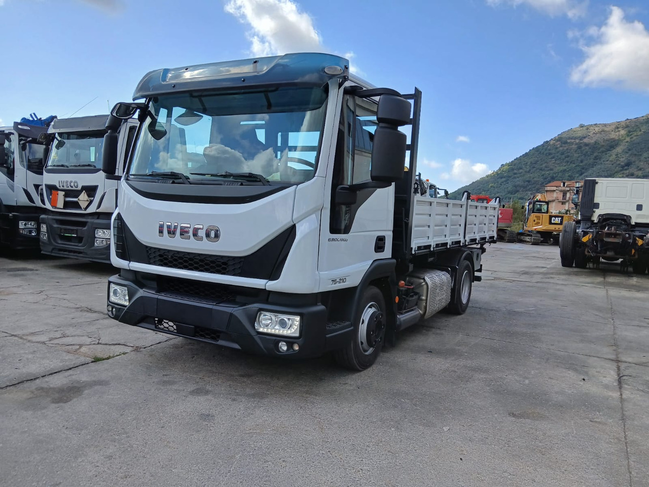 Camião basculante IVECO EUROCARGO 75-210: foto 7