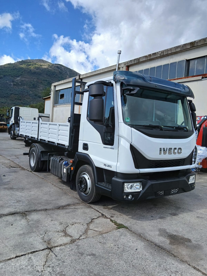 Camião basculante IVECO EUROCARGO 75-210: foto 23