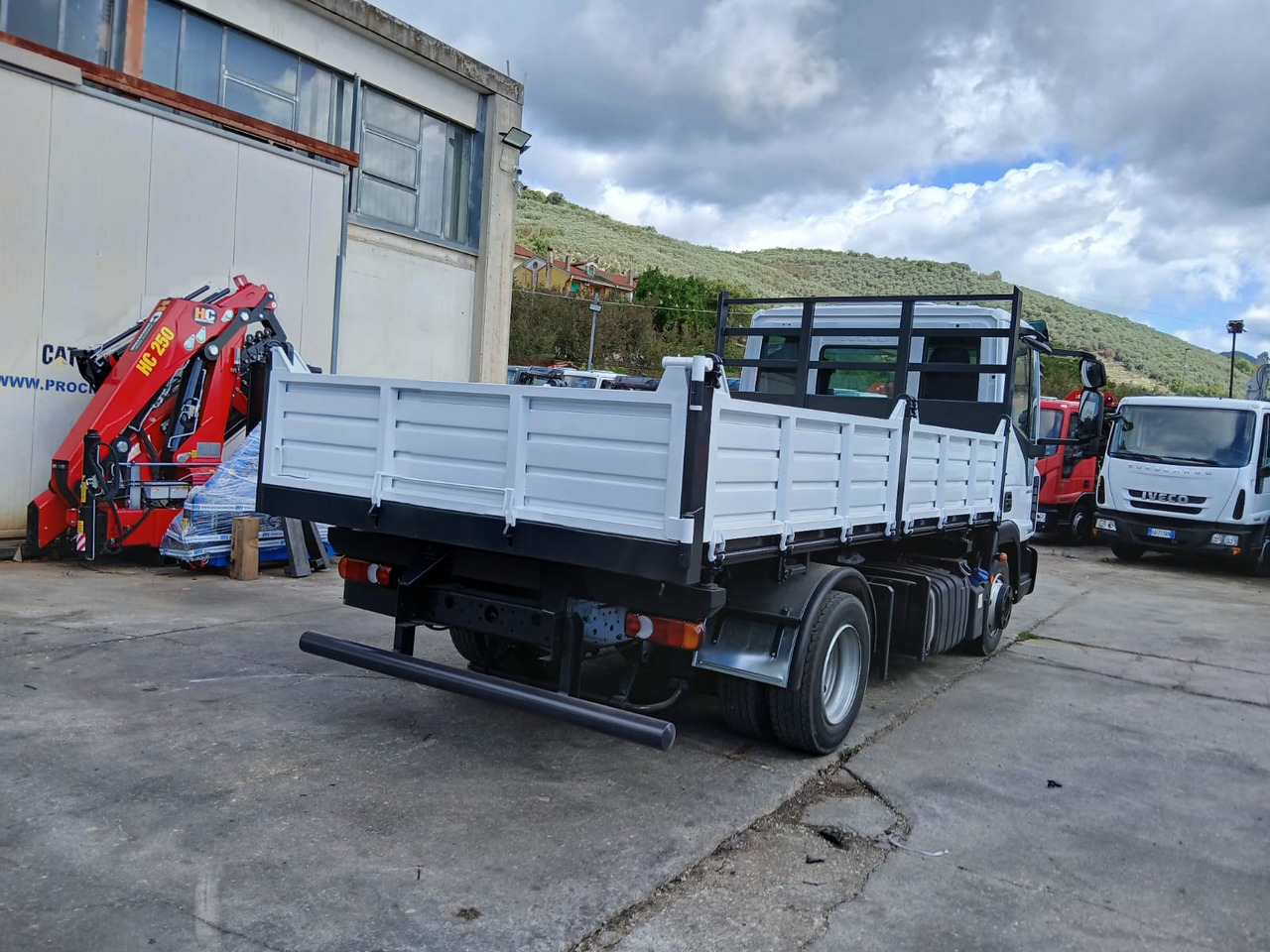 Camião basculante IVECO EUROCARGO 75-210: foto 17