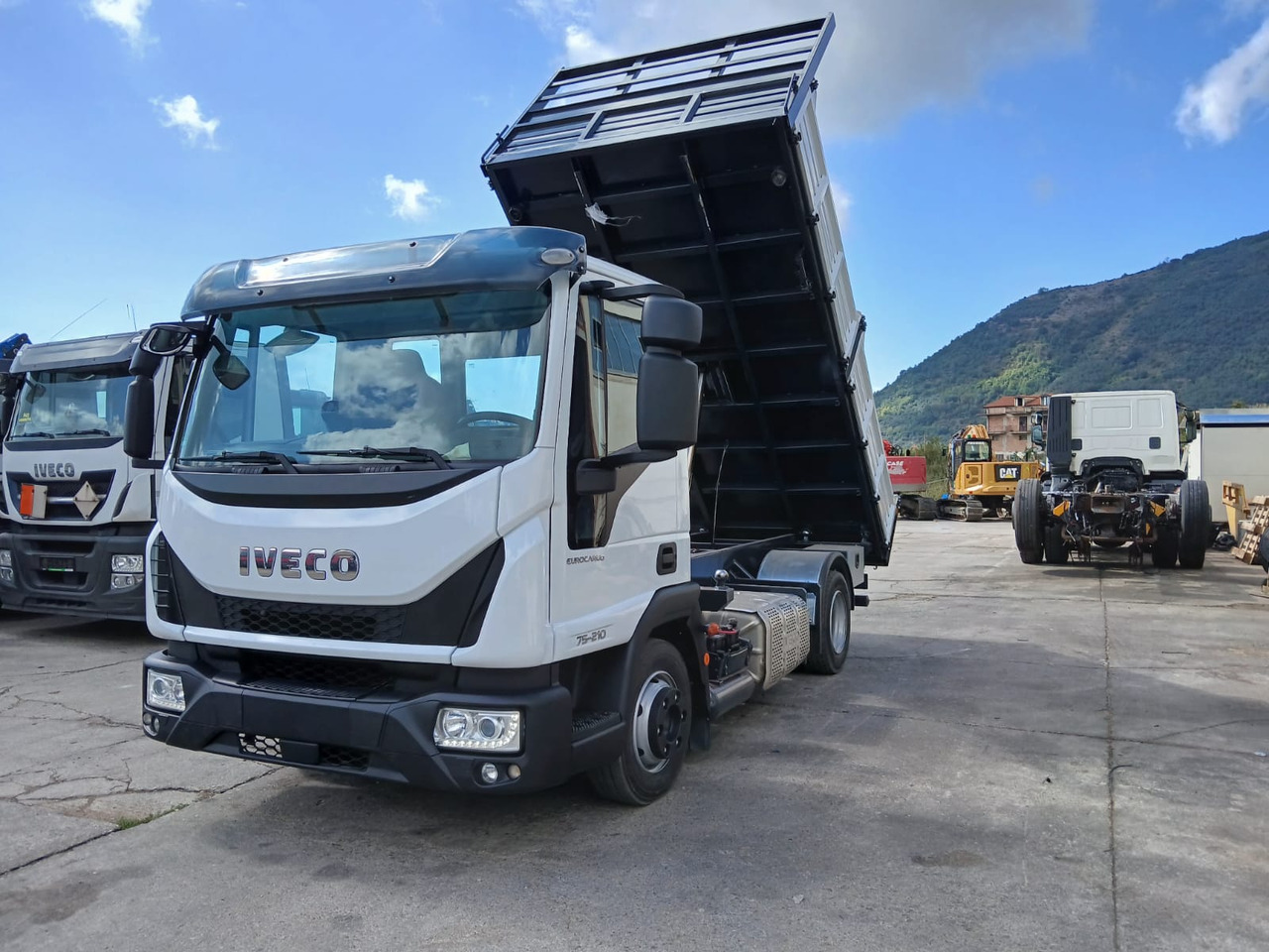 Camião basculante IVECO EUROCARGO 75-210: foto 41