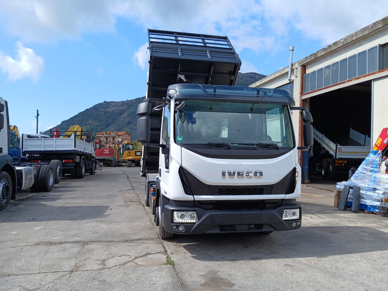 Camião basculante IVECO EUROCARGO 75-210: foto 49