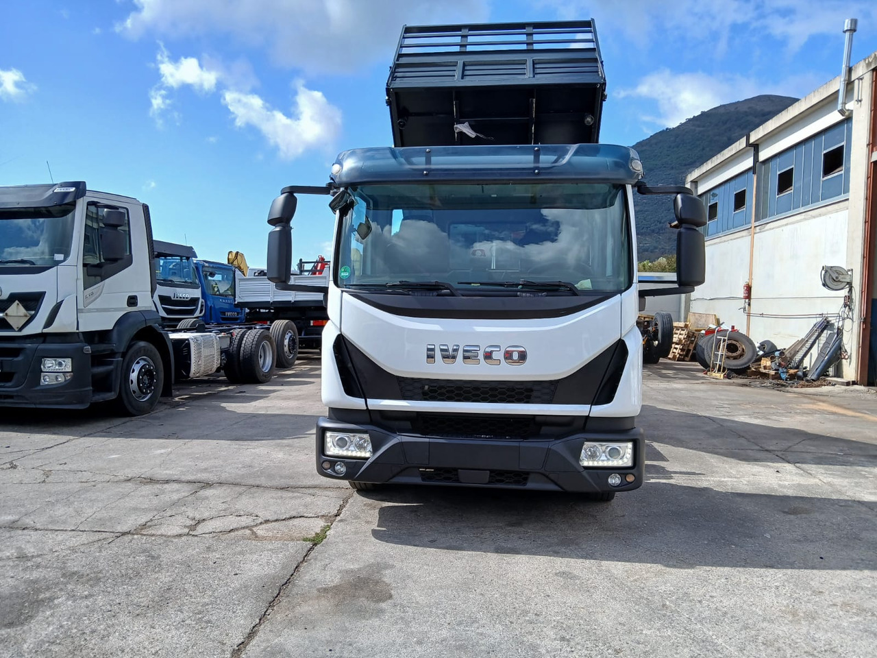 Camião basculante IVECO EUROCARGO 75-210: foto 44