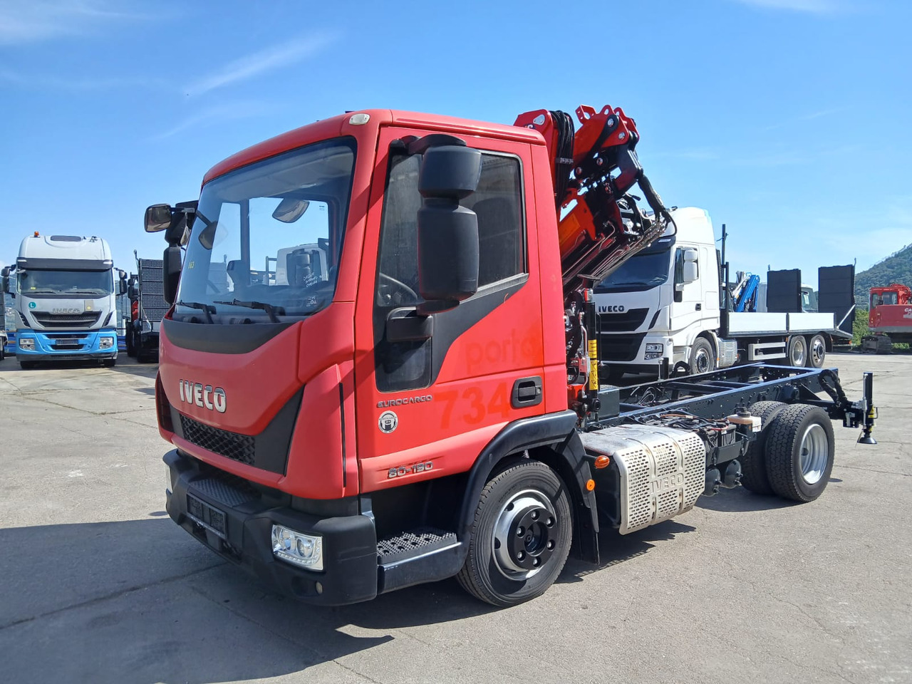 IVECO EUROCARGO 80-190 - Camião grua: foto 1 IVECO EUROCARGO 80-190 - Camião grua: foto 1