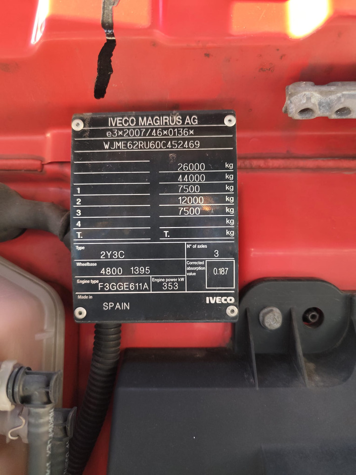 IVECO S-WAY AS260S48 Y - Camião de caixa aberta/ Plataforma: foto 3 IVECO S-WAY AS260S48 Y - Camião de caixa aberta/ Plataforma: foto 3