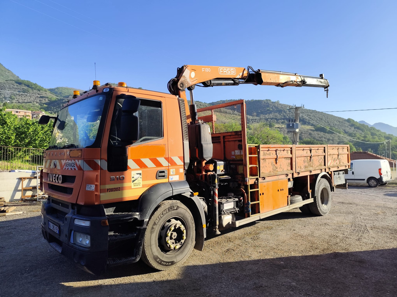 IVECO STRALIS 190S31 - Camião grua: foto 4 IVECO STRALIS 190S31 - Camião grua: foto 4