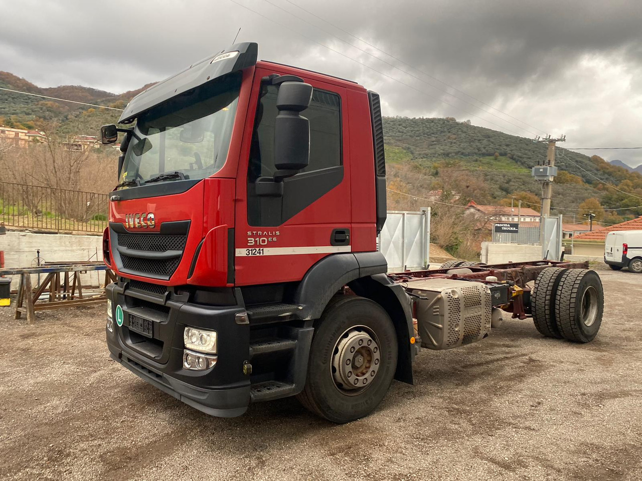 IVECO STRALIS 190S31 - Camião chassi: foto 1 IVECO STRALIS 190S31 - Camião chassi: foto 1