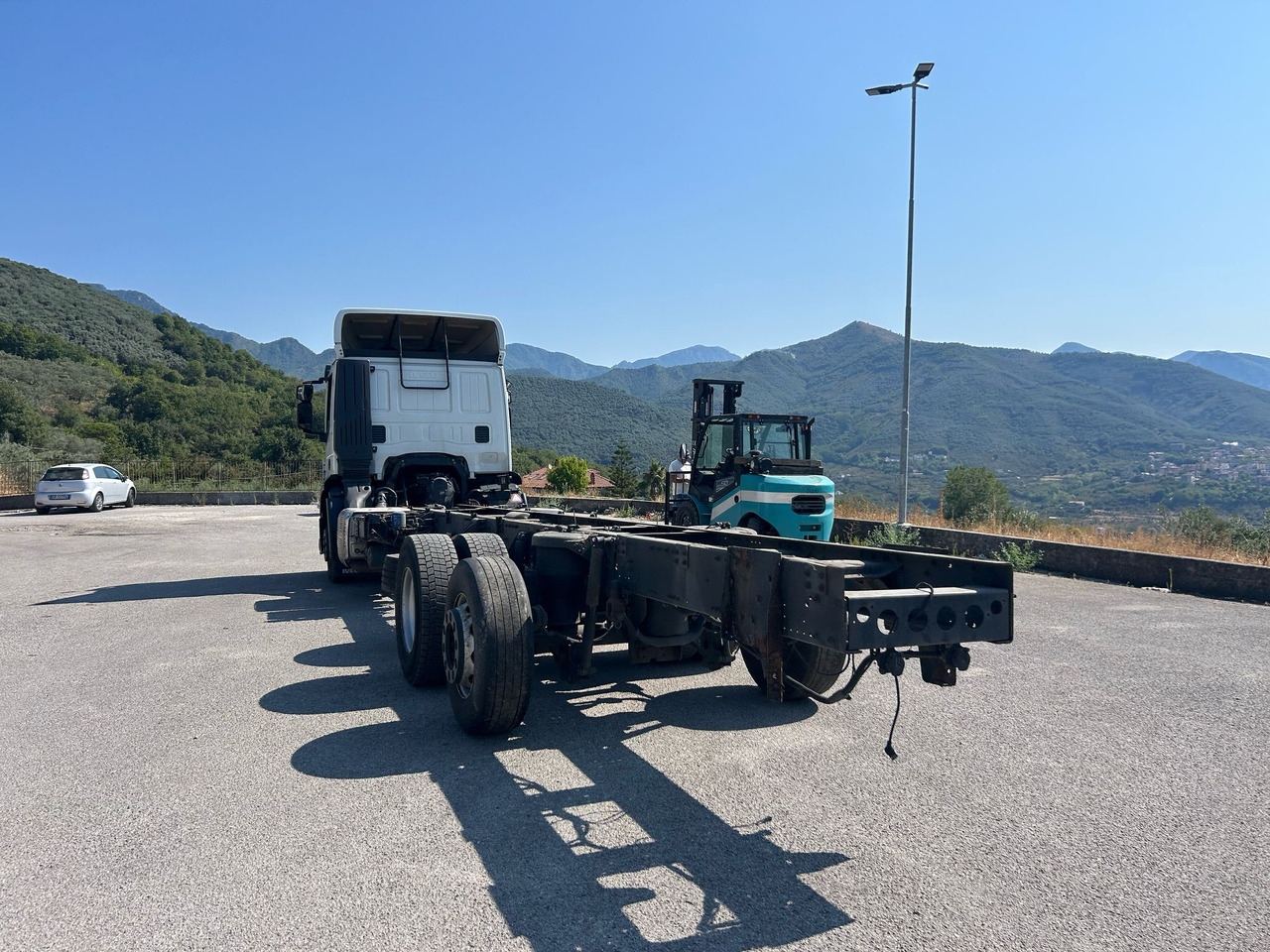 IVECO STRALIS AD 260S31 XP - Camião chassi: foto 5 IVECO STRALIS AD 260S31 XP - Camião chassi: foto 5