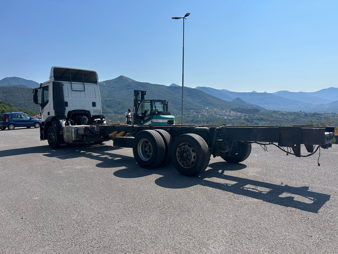 IVECO STRALIS AD 260S31 XP - Camião chassi: foto 4 IVECO STRALIS AD 260S31 XP - Camião chassi: foto 4