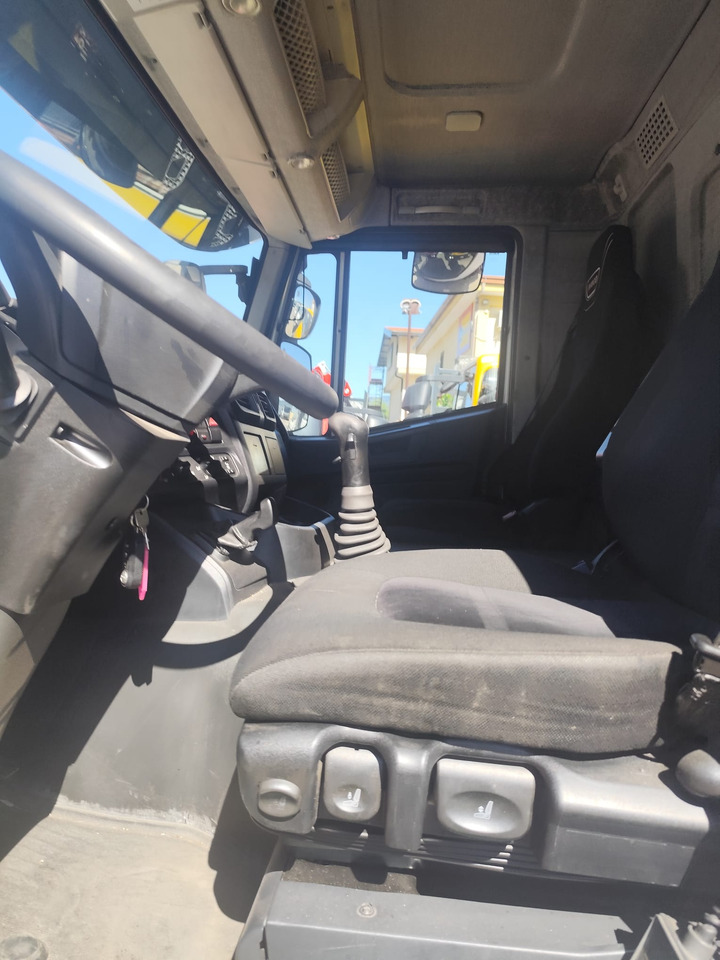 IVECO STRALIS AD 260S31 XP - Camião grua: foto 3 IVECO STRALIS AD 260S31 XP - Camião grua: foto 3
